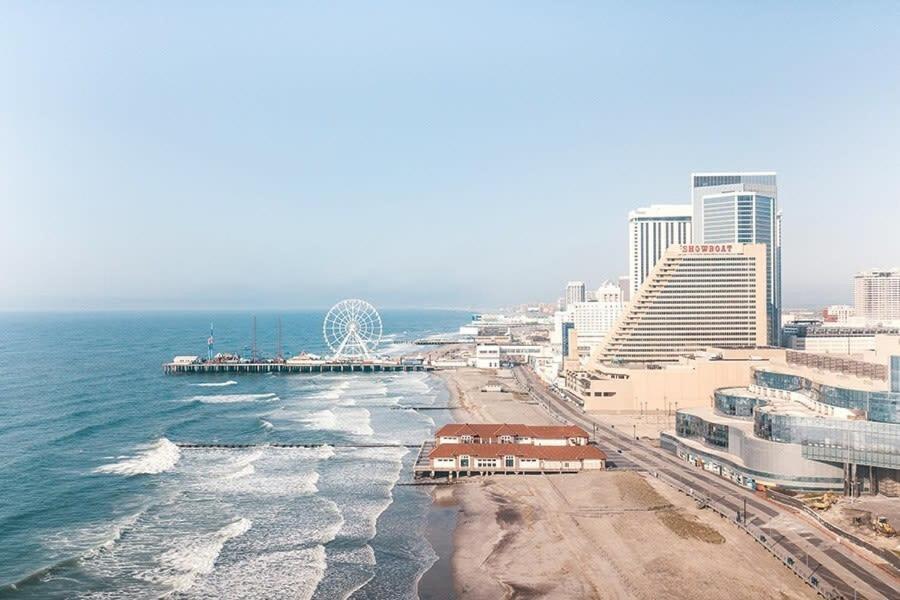 Sleep Six Cozysuites, 1Br 2Ba On The Boardwalk Атлантик Сити Екстериор снимка